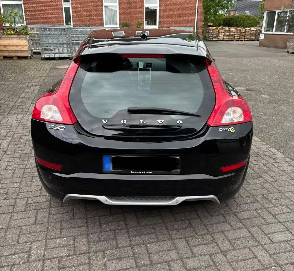 Gebraucht Volvo C30 Momentum 114 PS (83 kW) 2011 Schwarz Kleinwagen