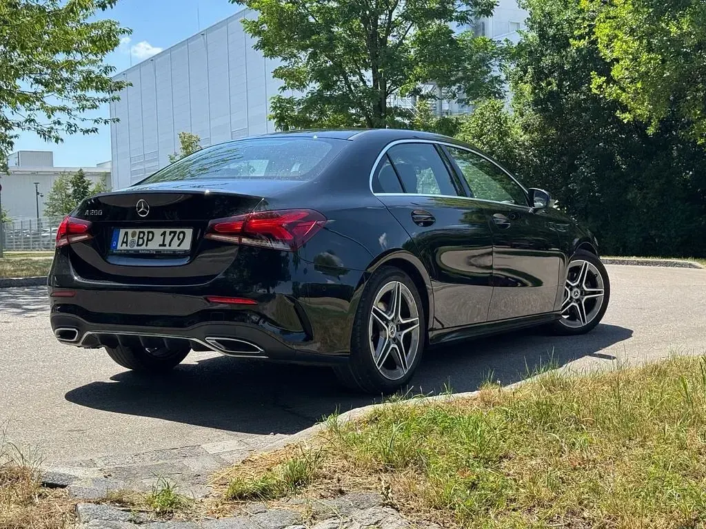 Gebraucht Mercedes A200 163 PS (119 kW) 2019 Schwarz Limousine