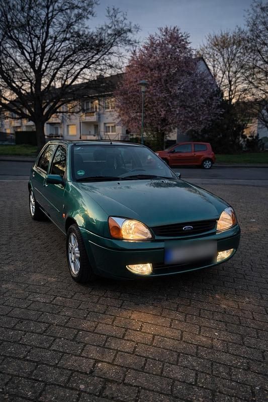 Gebraucht Ford Fiesta Zetec 75 PS (55 kW) 2000 Grün Kleinwagen