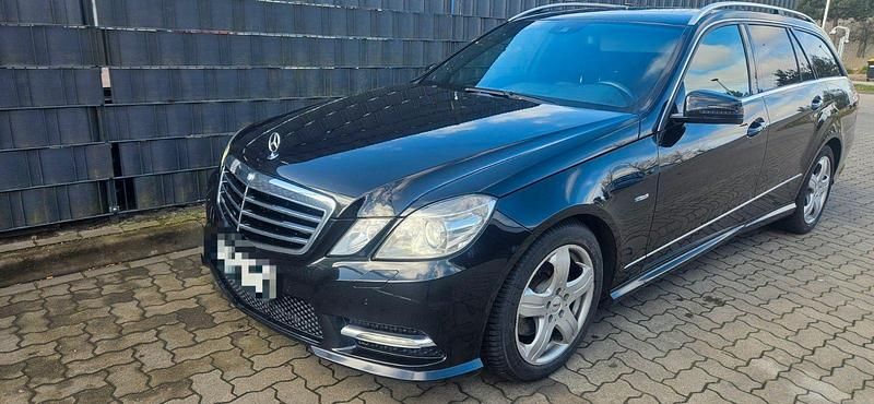 Gebraucht Mercedes E350 Avantgarde 265 PS (194 kW) 2011 Schwarz Kombi