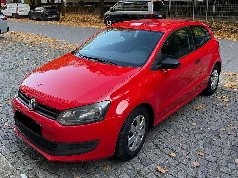Rot Gebraucht 2012 VW Polo Trendline Limousine | 5.000 € (Guter Preis) - Bild 1/4