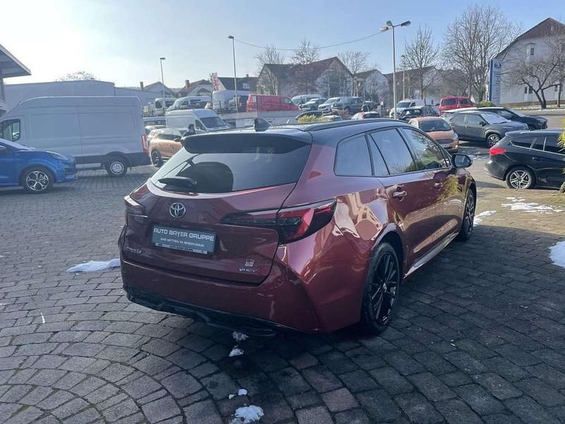 Gebraucht Toyota Corolla Sport 196 PS (144 kW) 2025 Oxide orange / bicolour Kombi