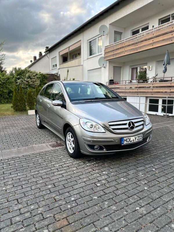 Grau Gebraucht 2006 Mercedes B170 Van / Kleinbus | 4.200 € (Guter Preis) - Bild 1/4