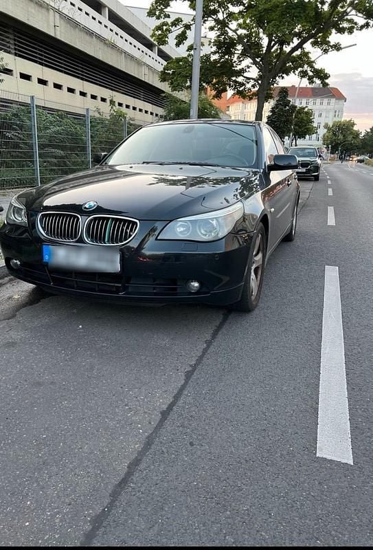 Schwarz Gebraucht 2006 BMW 525 Limousine | 4.000 € (Superpreis) - Bild 1/4