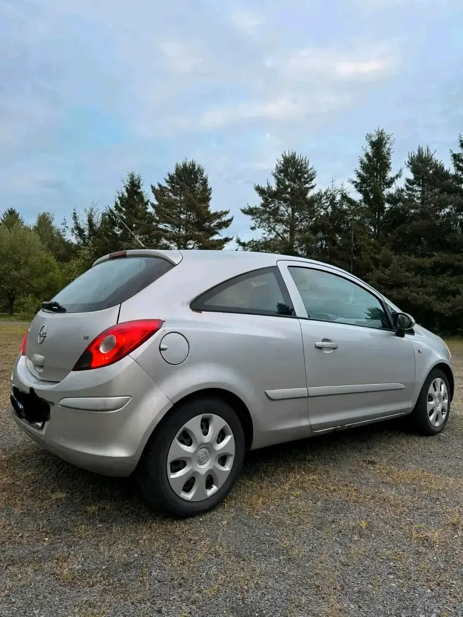 Używany Opel Corsa 89 KM (65 kW) 2007 Szary Hatchback