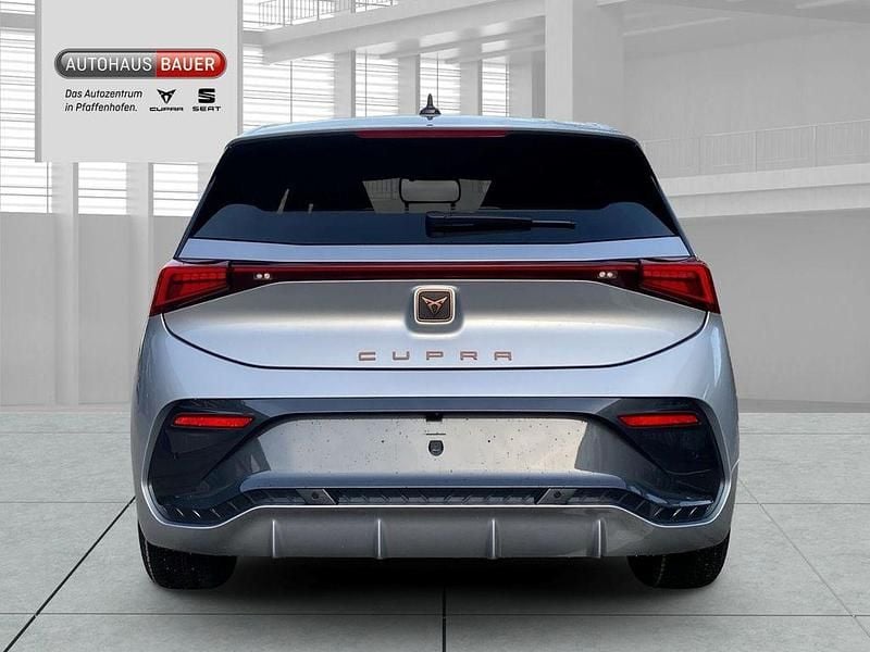 Gebraucht Cupra Born 169 kW (231 PS) 2025 Geysirsilber Kleinwagen