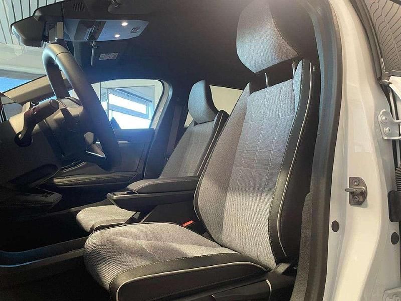 Second-hand Renault Megane E-Tech Techno 161 kW (220 CP) 2023 Negru Berlinǎ