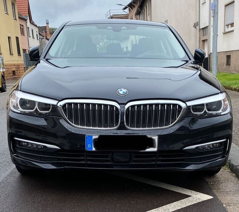 Schwarz Gebraucht 2019 BMW 520 Limousine | 23.900 € (Superpreis) - Bild 1/4