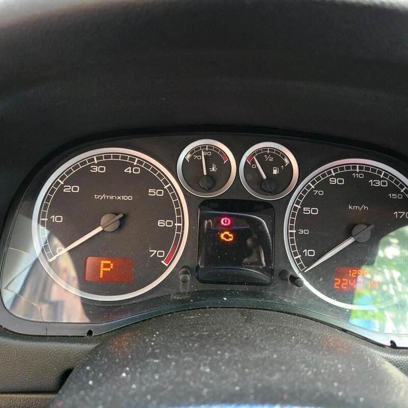 Rot Gebraucht 2005 Peugeot 307 Kombi | 600 € (Superpreis) - Bild 1/4