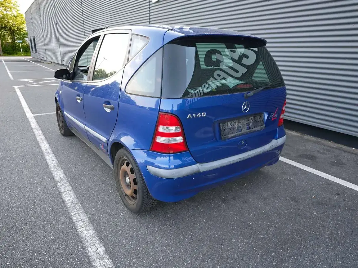 Gebraucht Mercedes A140 Classic 82 PS (60 kW) 2001 Blau Limousine