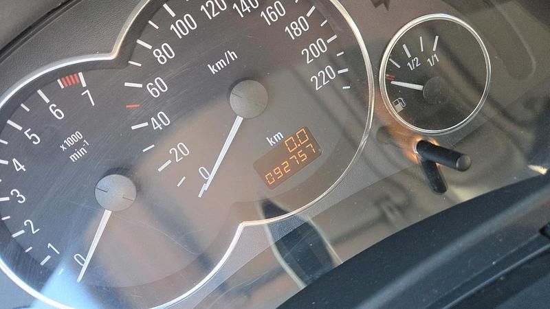 Gebraucht Opel Meriva 90 PS (66 kW) 2005 Silber Van / Kleinbus