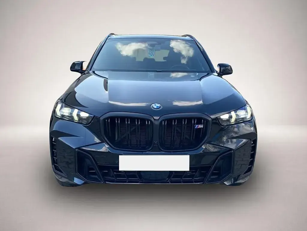 Gebraucht BMW X5 M Sport 530 PS (389 kW) 2024 Manufacturer SUV