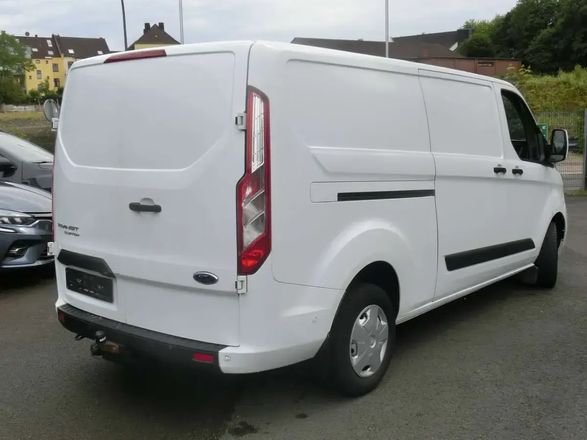 Gebraucht Ford Transit Custom Trend 131 PS (96 kW) 2020 Frost  weiß Van