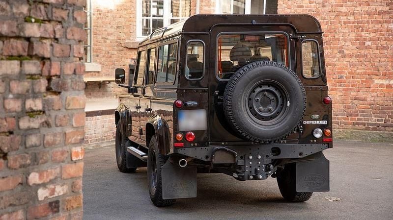 Gebraucht Land Rover Defender 122 PS (89 kW) 2012 Schwarz SUV