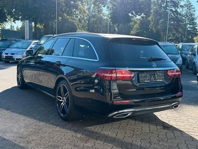Gebraucht Mercedes E220 AMG 194 PS (142 kW) 2020 Schwarz Kombi
