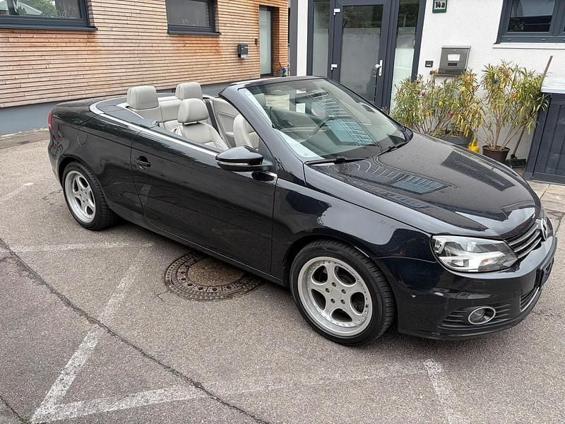 Second-hand VW Eos 140 CP (102 kW) 2011 Negru Cabrio