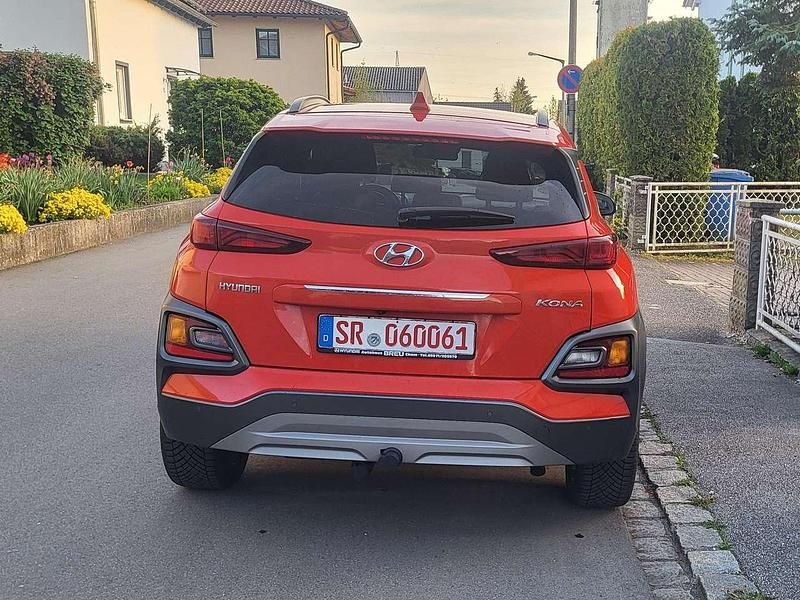 Gebraucht Hyundai Kona Style 136 PS (100 kW) 2019 Tangerine comet SUV