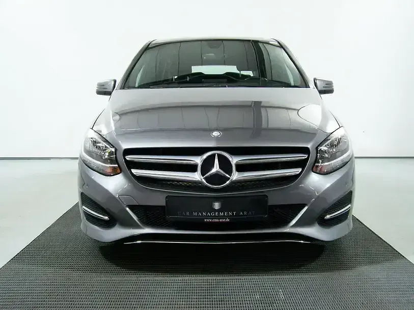 Gebraucht Mercedes B200 Style 156 PS (114 kW) 2016 Grau Kleinwagen