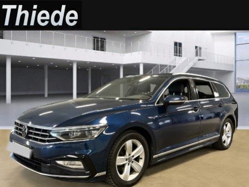 Aquamarinblau metallic Gebraucht 2022 VW Passat R-line Kombi | 25.950 € (Fairer Preis) - Bild 1/1