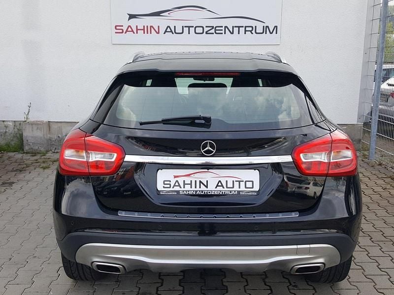 Gebraucht Mercedes GLA220 177 PS (130 kW) 2016 Schwarz SUV