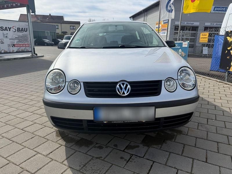 Gebraucht VW Polo Comfortline 64 PS (47 kW) 2004 Silber Kleinwagen
