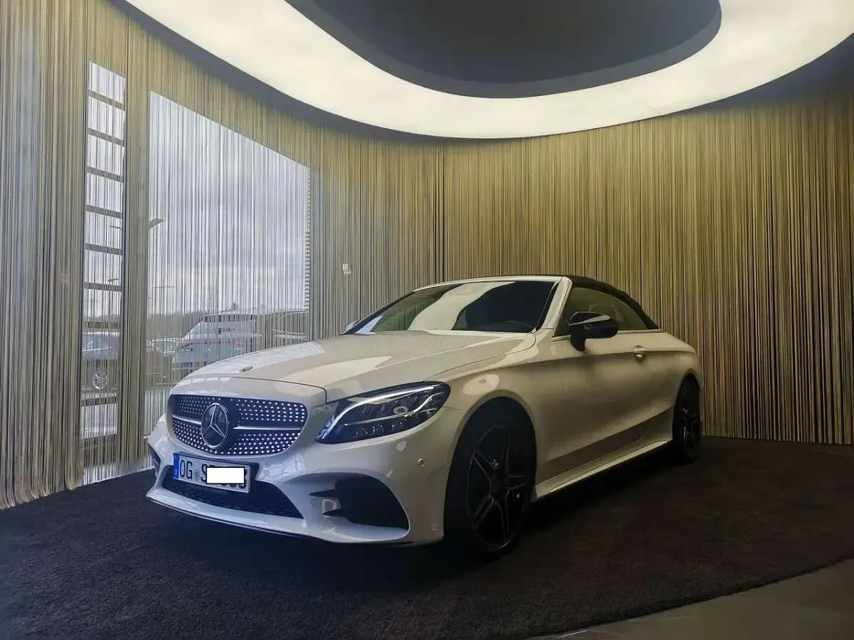 Gebraucht Mercedes C200 AMG line 160 PS (117 kW) 2019 Weiß Cabrio