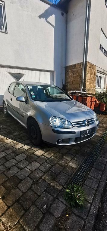 Silber Gebraucht 2005 VW Golf IV Trendline Limousine | 1.200 € (Guter Preis) - Bild 1/4