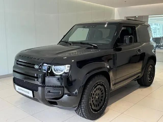 Schwarz Gebraucht 2024 Land Rover Defender SE Dynamic SUV | 81.900 € (Teuer) - Bild 1/4