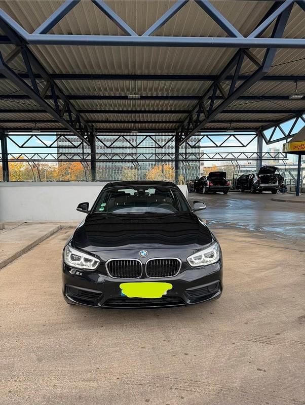 Schwarz Gebraucht 2018 BMW 118 Kleinwagen | 16.000 € (Fairer Preis) - Bild 1/4