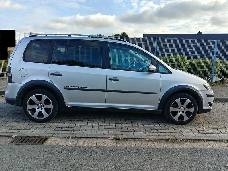 Gebraucht VW Touran Cross 140 PS (102 kW) 2009 Silber Van / Kleinbus