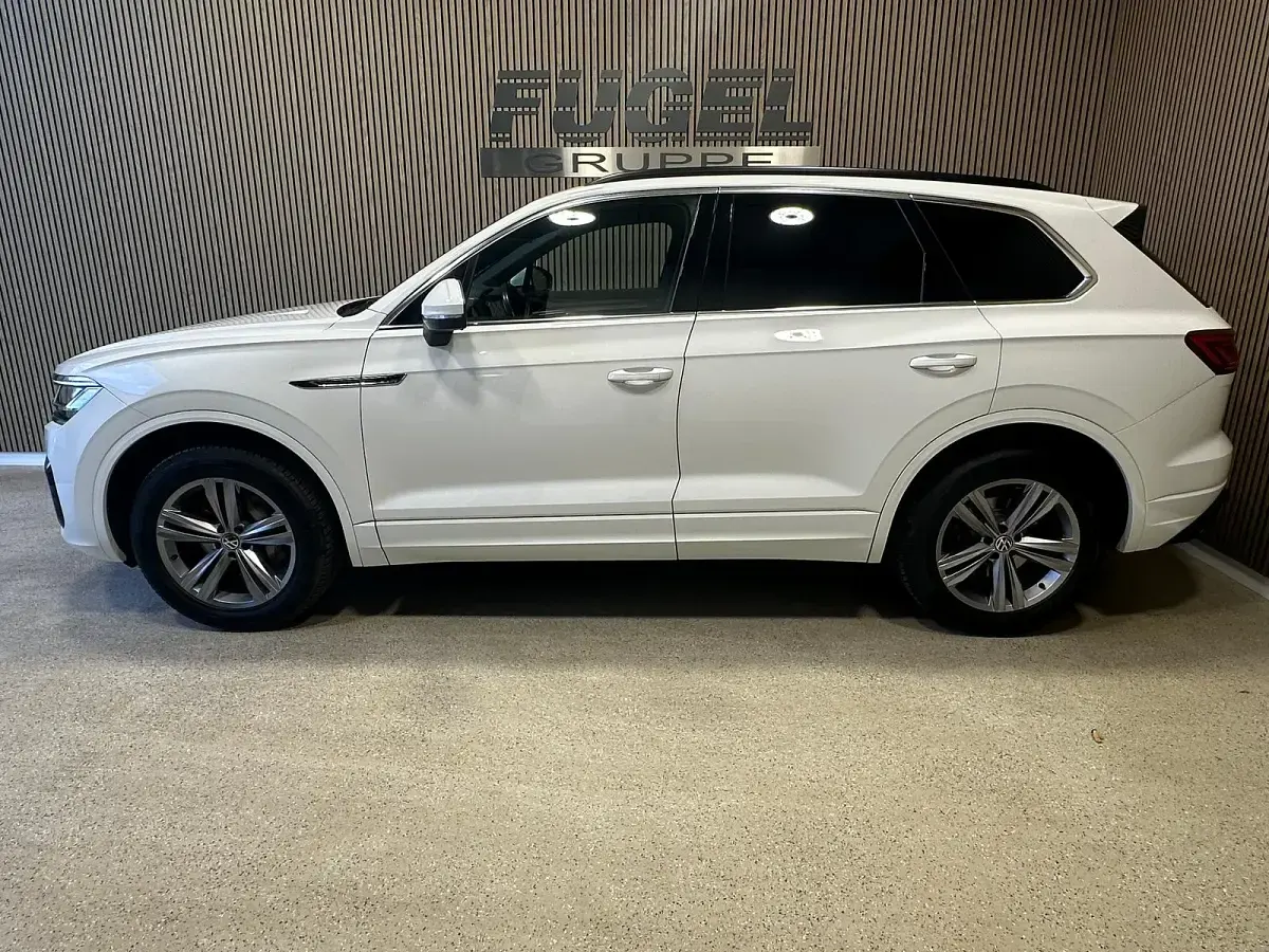 Gebraucht VW Touareg R-line 286 PS (210 kW) 2021 Pure white SUV