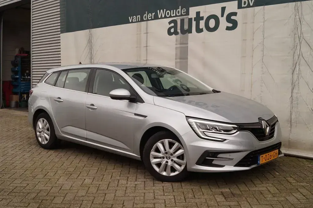 Gebraucht Renault Mégane GrandTour Equilibre 140 PS (102 kW) 2023 Grau Kombi