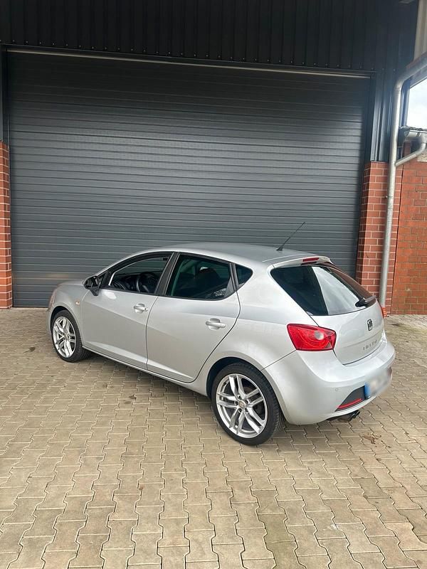 Gebraucht Seat Ibiza 143 PS (105 kW) 2011 Silber Kleinwagen