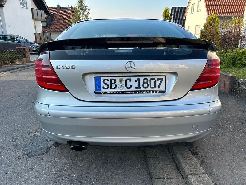 Gebraucht Mercedes C180 129 PS (94 kW) 2001 Silber Coupé