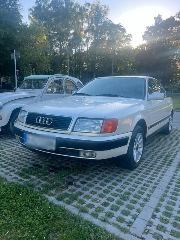 Weiß Gebraucht 1992 Audi 100 Limousine | 4.500 € - Bild 1/4