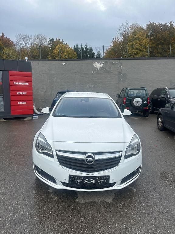 Weiß Gebraucht 2016 Opel Insignia Business Innovation Kombi | 7.500 € (Guter Preis) - Bild 1/4