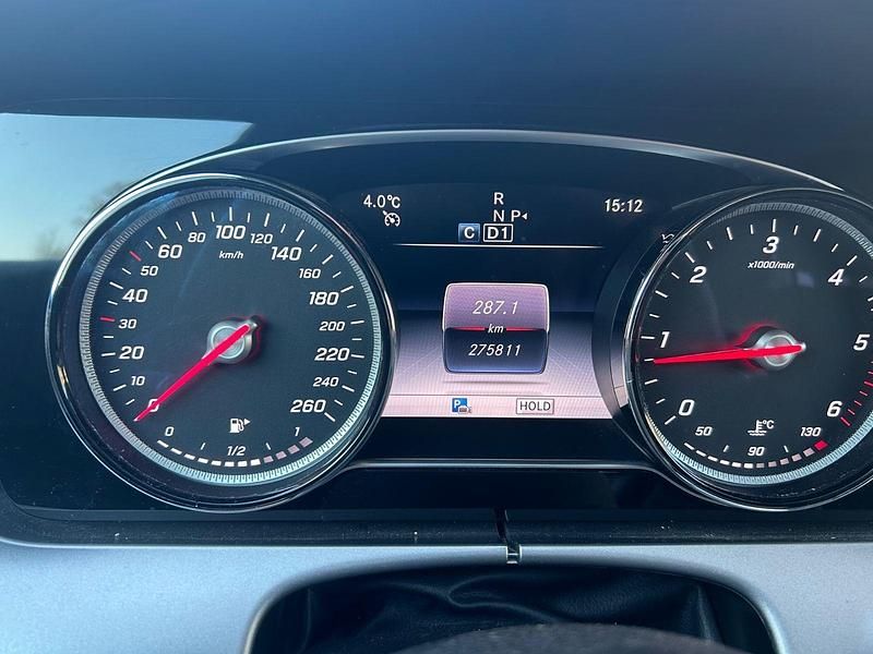 Gebraucht Mercedes E220 194 PS (142 kW) 2018 Beige Limousine