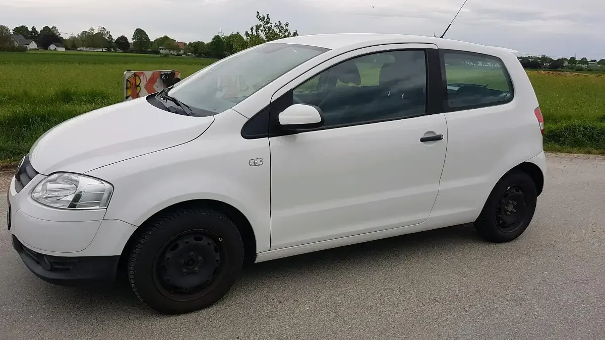 Gebraucht VW Fox Style 55 PS (40 kW) 2010 Weiß Kleinwagen