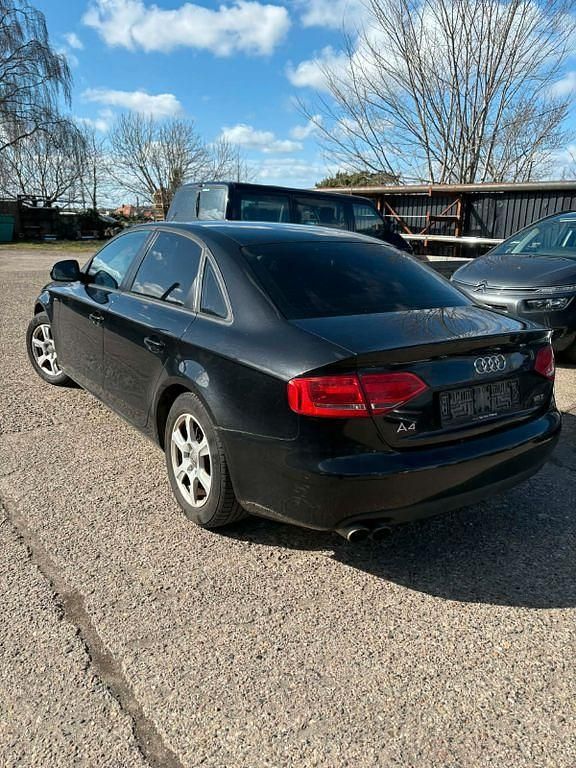 Gebraucht Audi A4 Attraction 160 PS (117 kW) 2008 Schwarz Limousine
