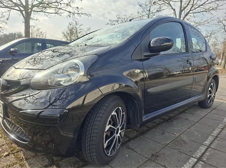 Gebraucht Toyota Aygo 68 PS (50 kW) 2006 Schwarz Kleinwagen