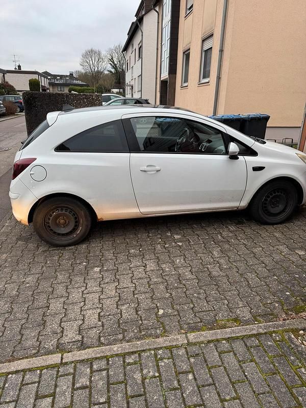 Weiß Gebraucht 2010 Opel Corsa Kleinwagen | 1.900 € - Bild 1/4