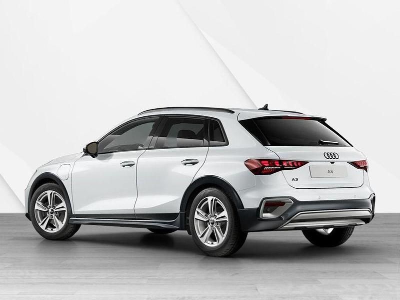 Używany Audi A3 e-tron Ambiente 204 KM (150 kW) 2025 Biały Hatchback