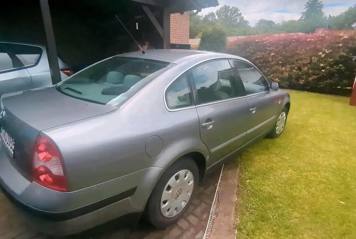 Usata VW Passat 101 CV (74 kW) 2004 Argento Berlina