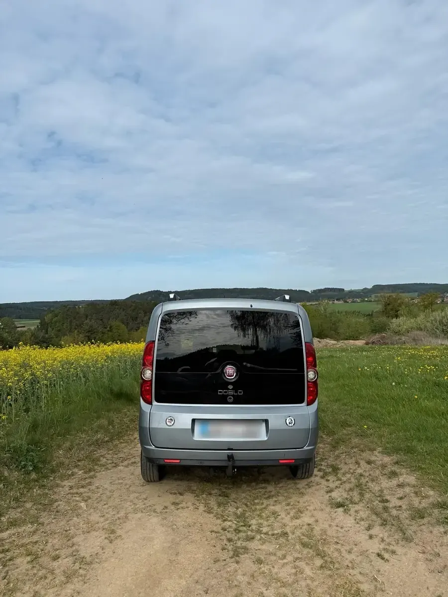 Gebraucht Fiat Doblò 105 PS (77 kW) 2014 Silber Van / Kleinbus
