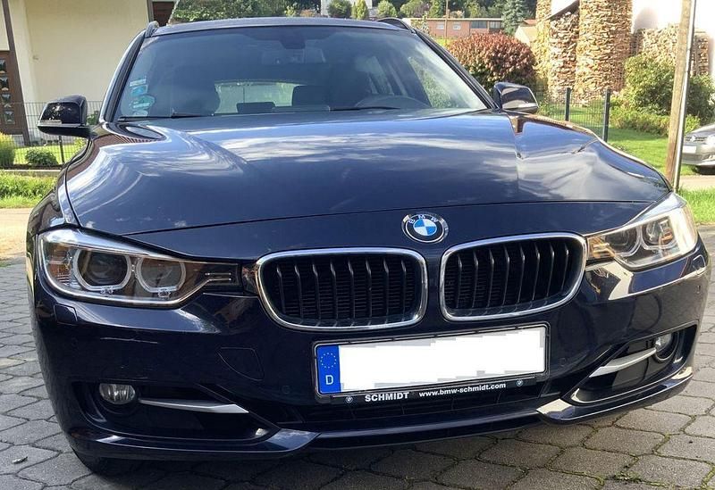 Blau Gebraucht 2013 BMW 325 Sport Line Kombi | 12.200 € (Superpreis) - Bild 1/4