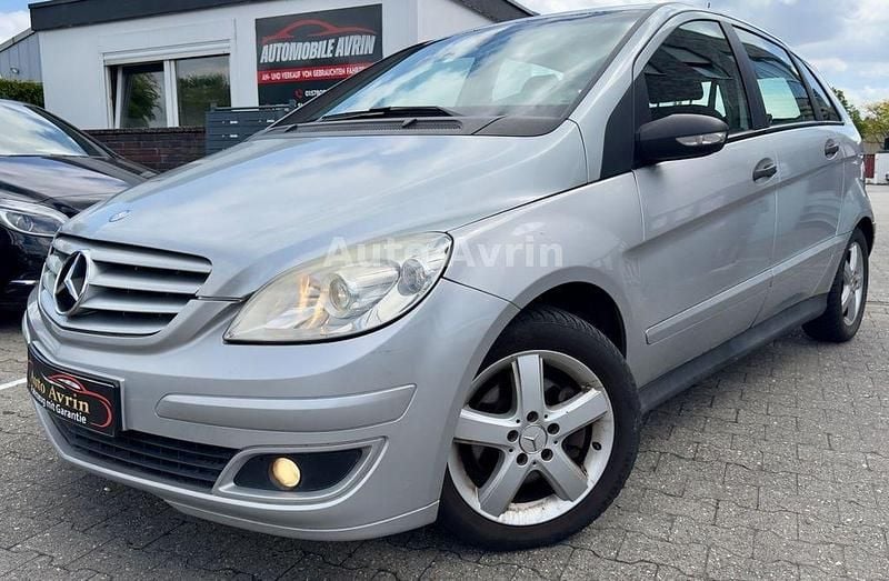 Gebraucht Mercedes B180 109 PS (80 kW) 2006 Silber Van / Kleinbus