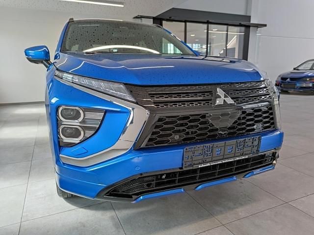 Laser blau Gebraucht 2024 Mitsubishi Eclipse Cross Top SUV | 32.970 € (Etwas zu teuer) - Bild 1/4