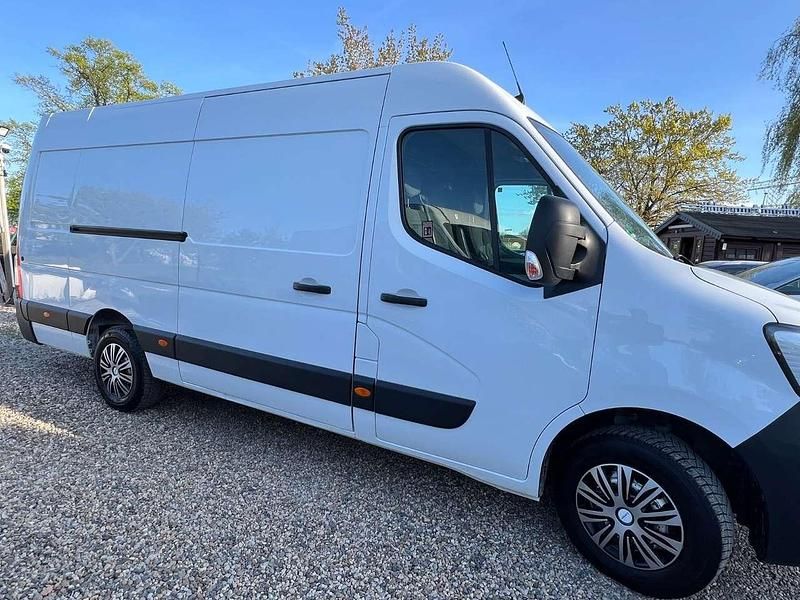 Second-hand Renault Master 131 CP (96 kW) 2021 Alb Monovolum