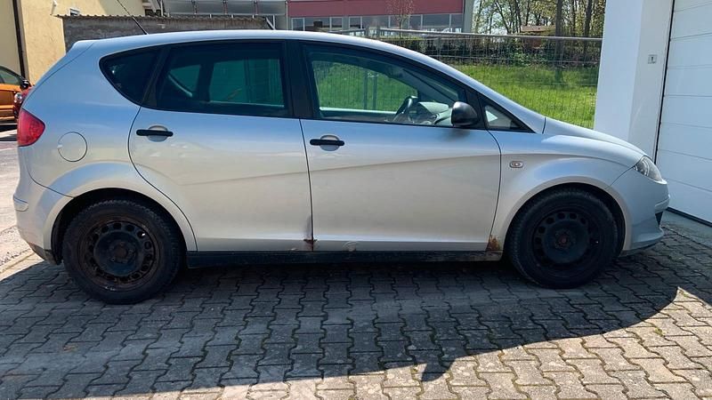 Gebraucht Seat Altea Fresh 102 PS (75 kW) 2005 Silber Van / Kleinbus