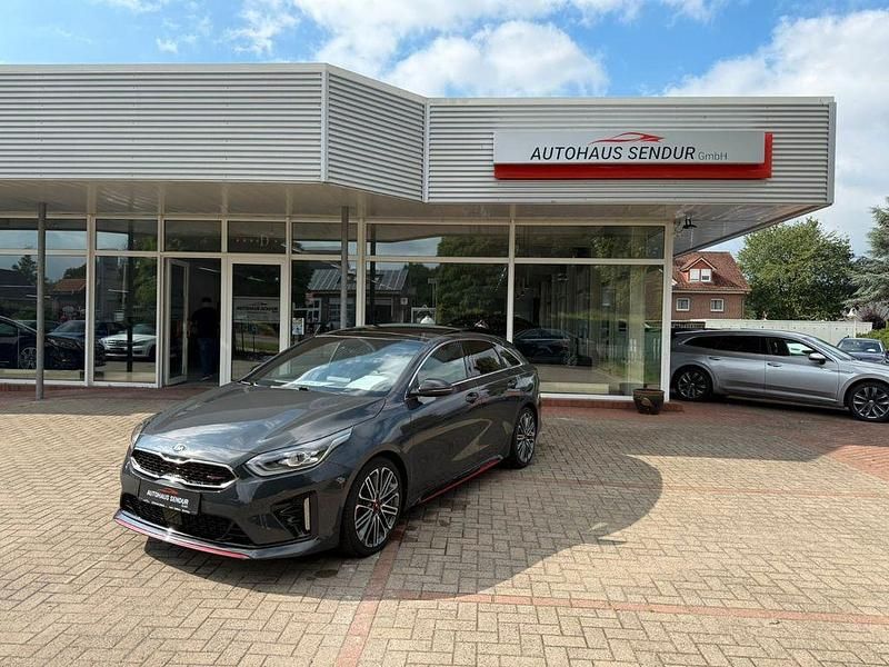 Grau Gebraucht 2022 Kia ProCeed GT Kleinwagen | 28.990 € (Fairer Preis) - Bild 1/4